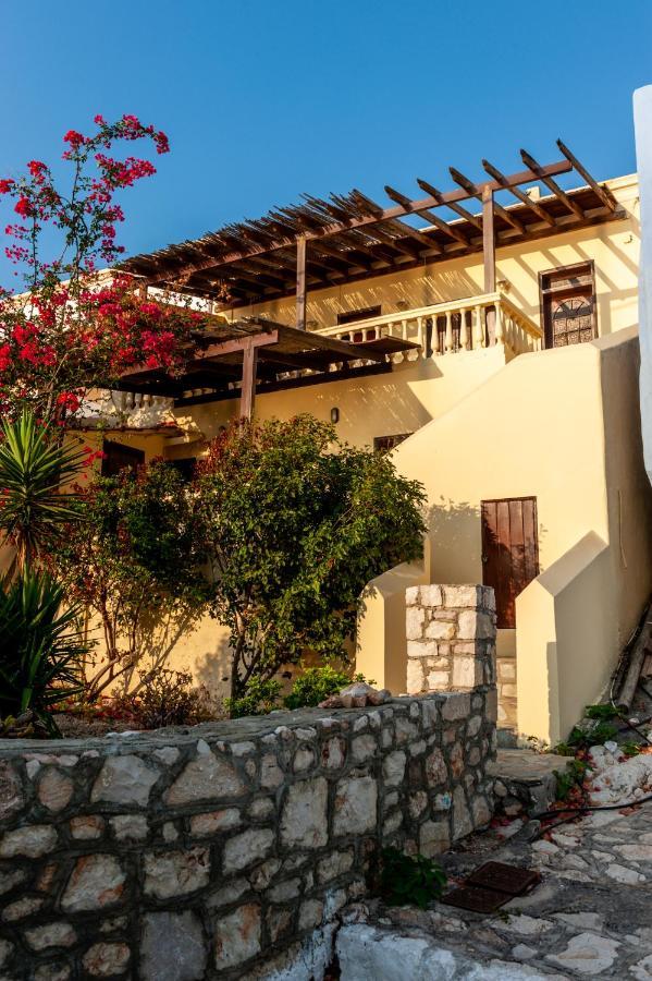 Kiki&Nina Chalki Town Exterior foto